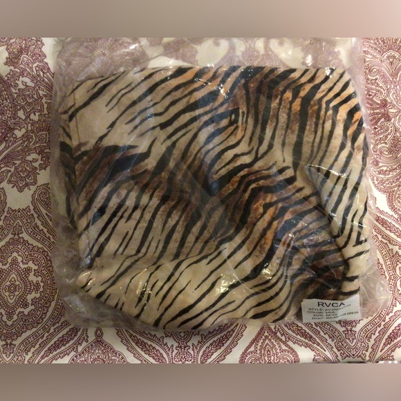 NWT RVCA Macarthur Mini Dress - Picture 5 of 6